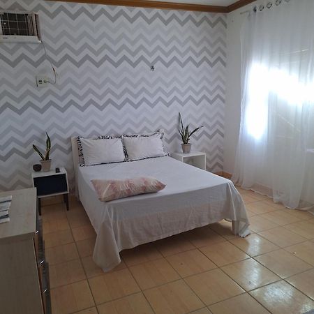 Quarto Triplo Com Banheiro Em Pousada E Restaurante Manaus Bagian luar foto